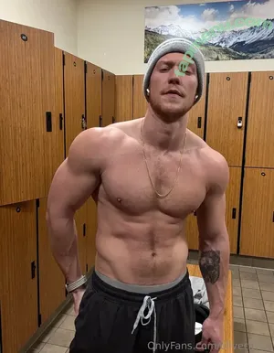 oliverflynn / oliverflynnmusic nude photo #0065