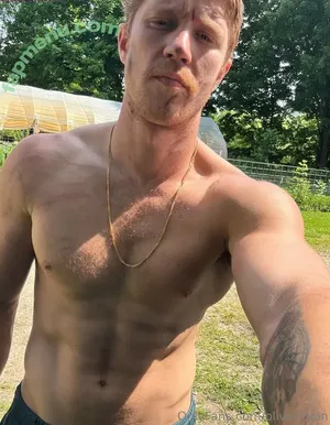 oliverflynn / oliverflynnmusic nude photo #0080