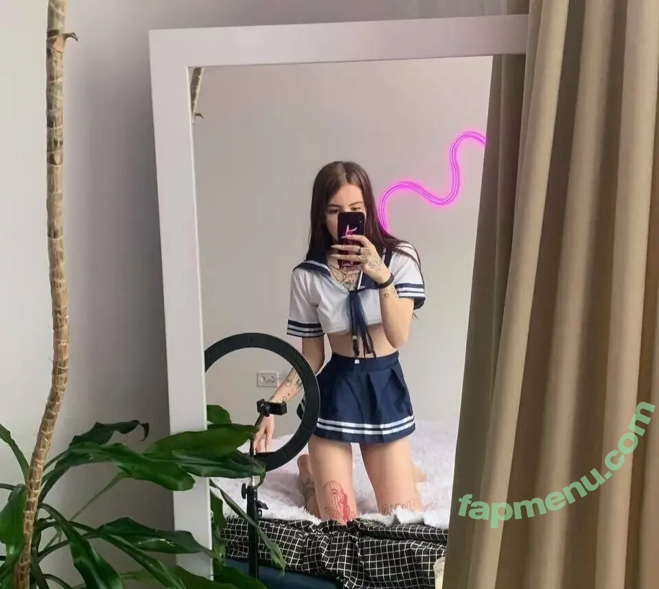 olivi_cheeky nude photo #0003 (thatsaspicyolive)