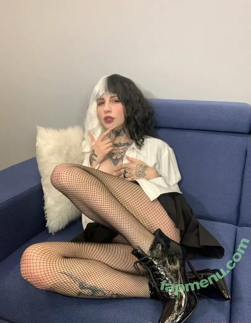 olivi_cheeky nude photo #0027 (thatsaspicyolive)