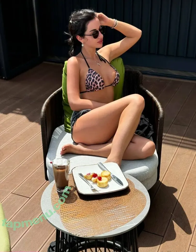 olivi.star nude photo #0008 (oliviastargray)