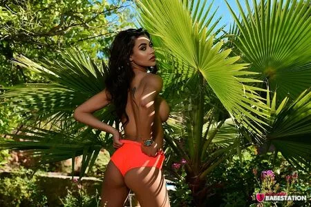 Olivia Berzinc / oliviaberzinc nude photo #0358