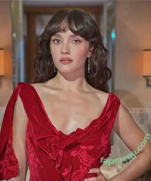 Olivia Cooke / livkatecooke nude photo #0050