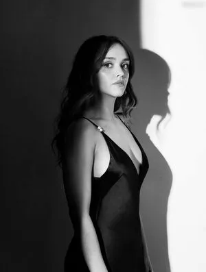 Olivia Cooke / livkatecooke nude photo #0497