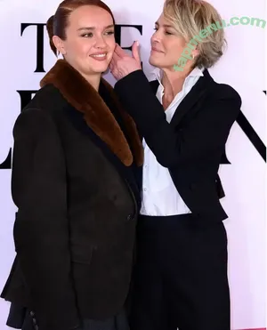 Olivia Cooke / livkatecooke nude photo #0729