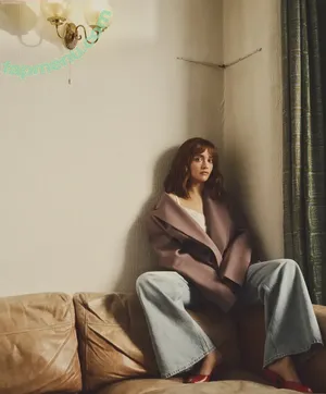 Olivia Cooke / livkatecooke nude photo #0856