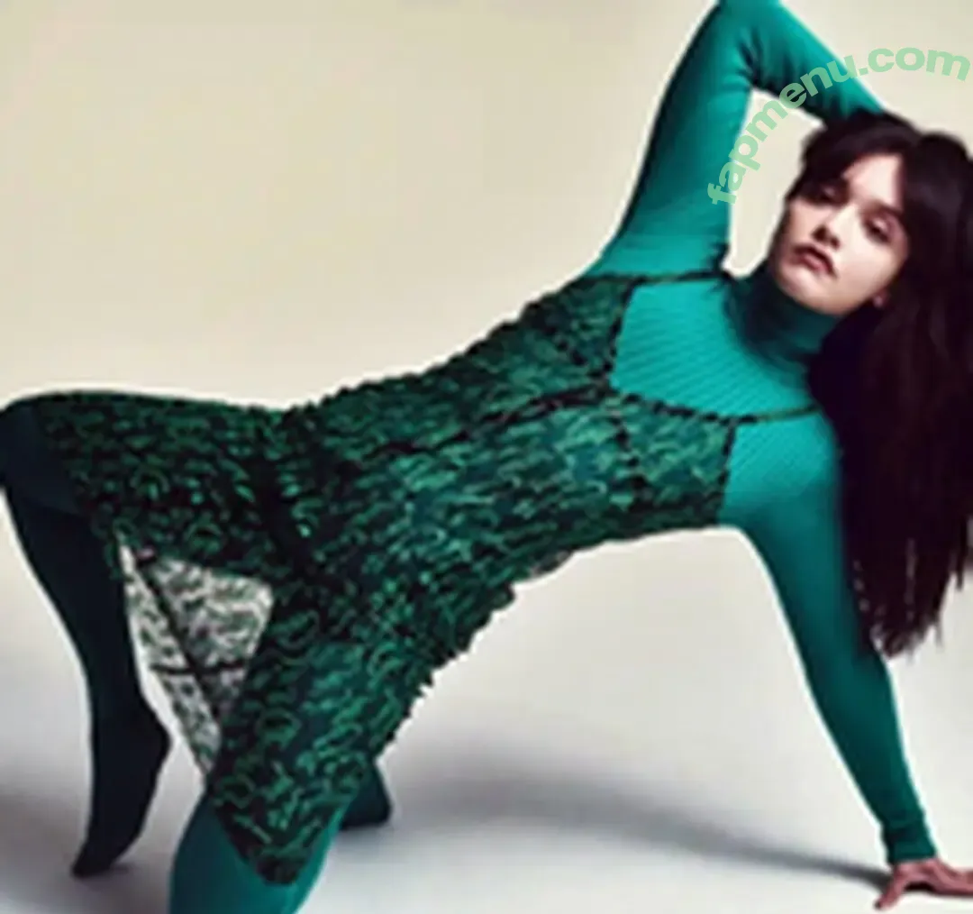 Olivia Cooke nude photo #0027 (livkatecooke)