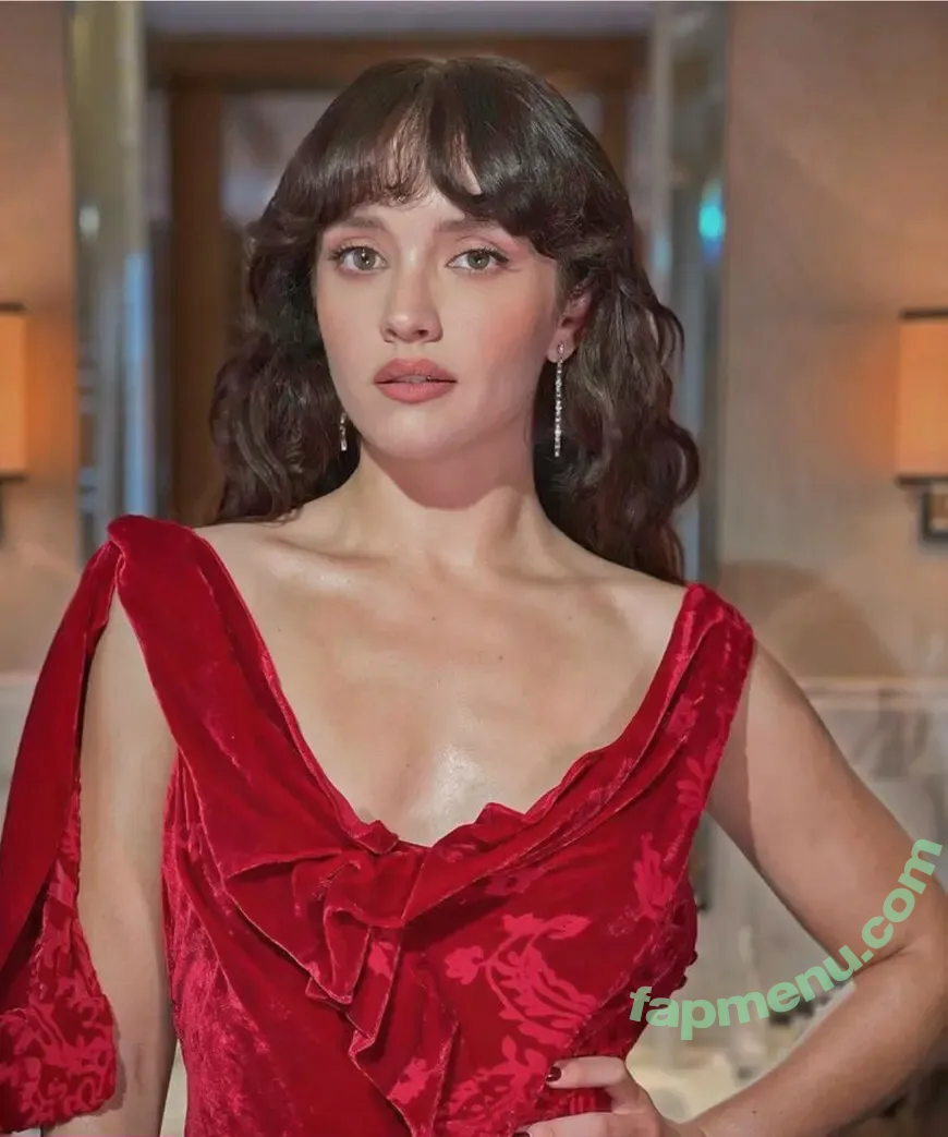 Olivia Cooke nude photo #0050 (livkatecooke)