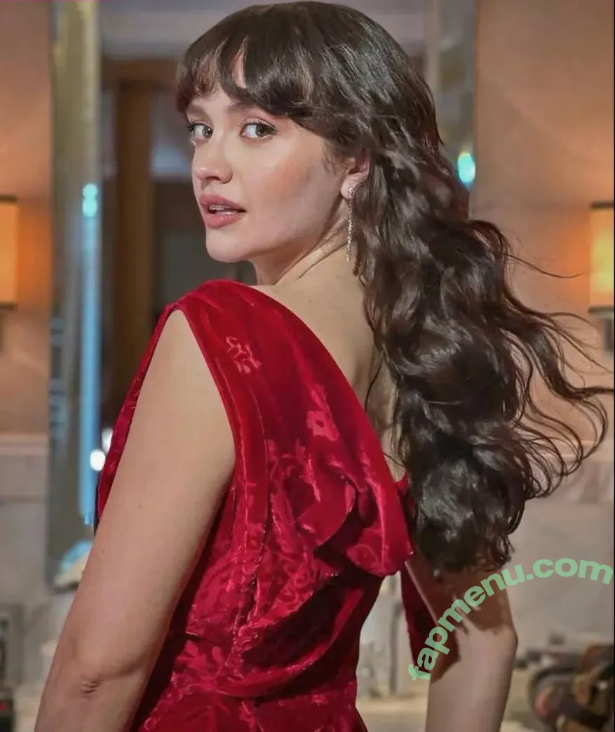 Olivia Cooke nude photo #0051 (livkatecooke)