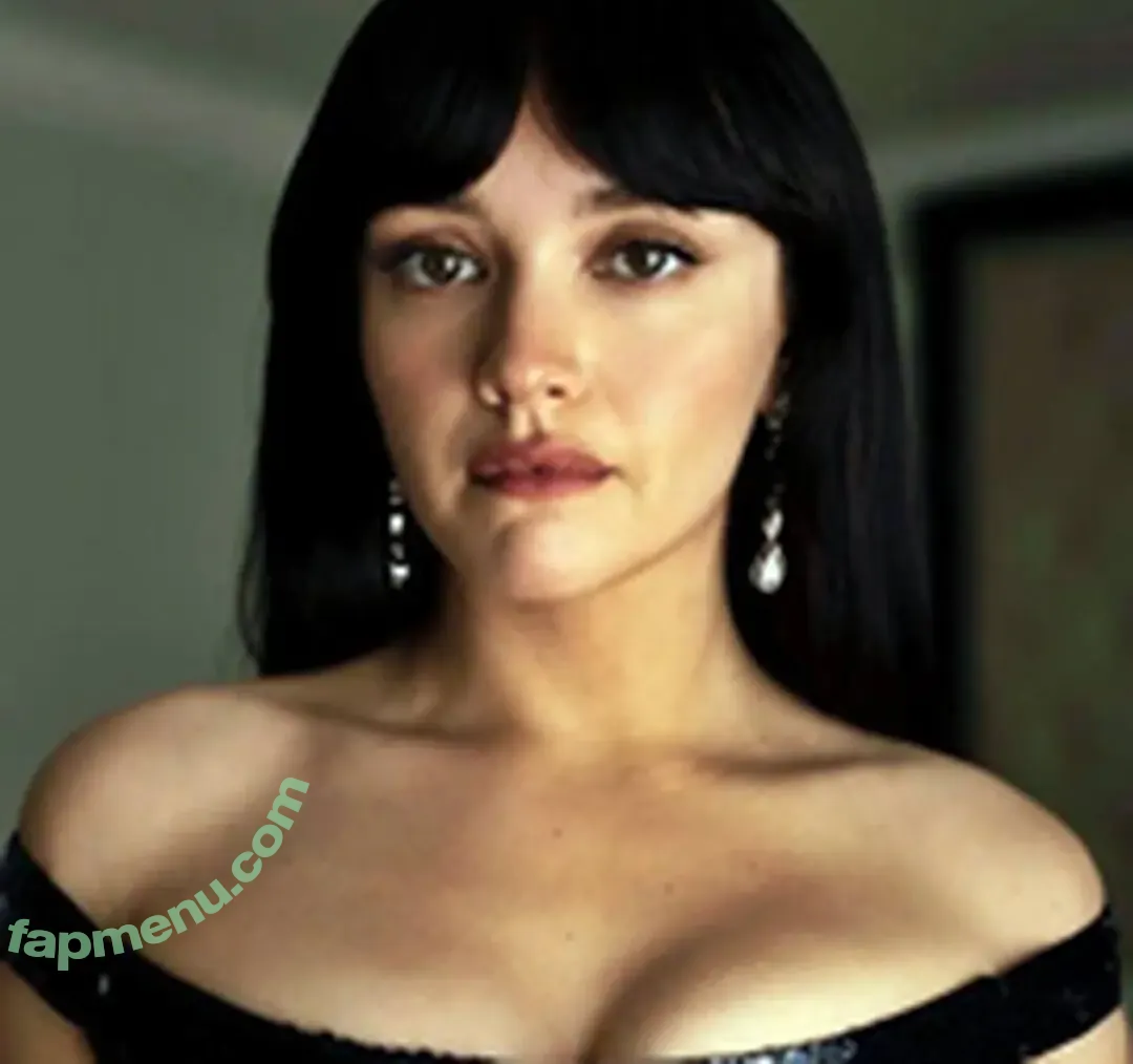 Olivia Cooke nude photo #0058 (livkatecooke)