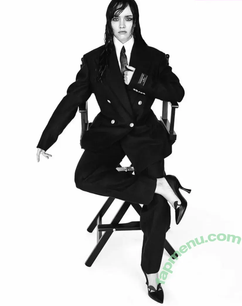 Olivia Cooke nude photo #0067 (livkatecooke)