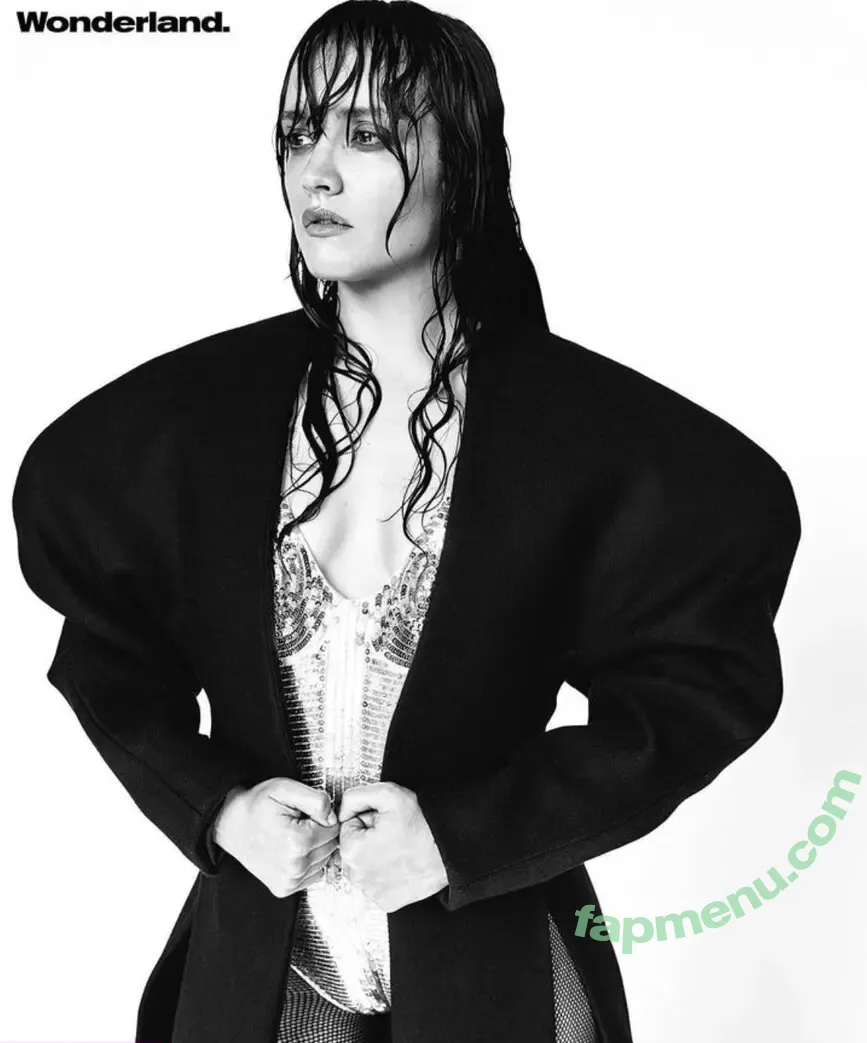 Olivia Cooke nude photo #0068 (livkatecooke)