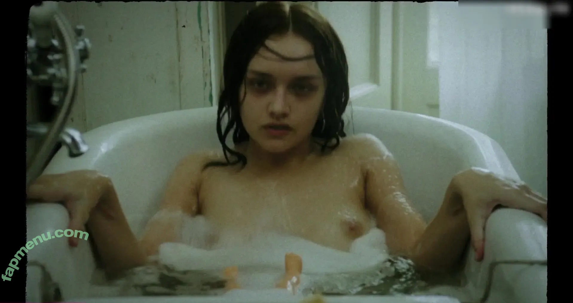 Olivia Cooke nude photo #0640 (livkatecooke)