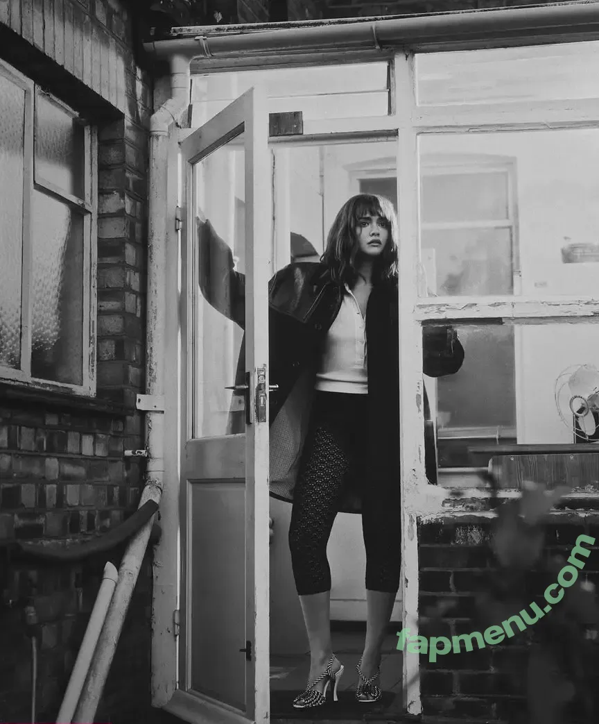 Olivia Cooke nude photo #0852 (livkatecooke)