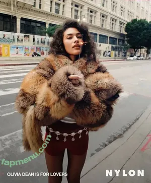 Olivia Dean / oliviadeano nude photo #0048