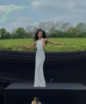 Olivia Dean / oliviadean nude photo #0058