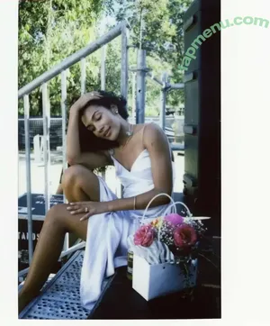 Olivia Dean / oliviadean nude photo #0060