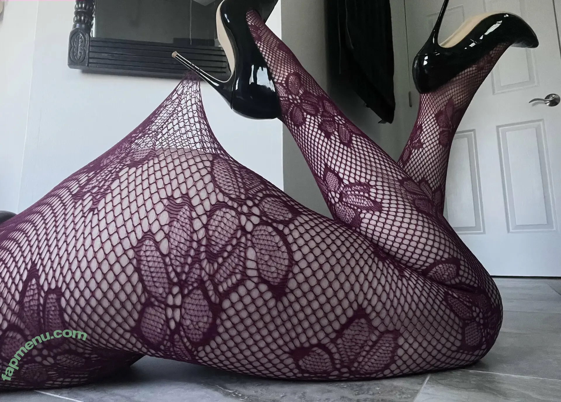 Olivia Fox nude photo #0028 (Foxytocinn / oohliviafoxx)