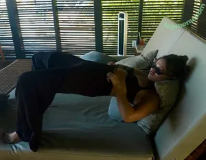 Olivia Holt / Non-Nude / Preview / olivia_holt nude photo #0716