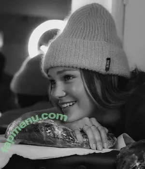 Olivia Holt / Non-Nude / Preview / olivia_holt nude photo #0857