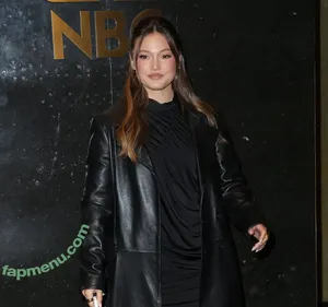 Olivia Holt / Non-Nude / Preview / olivia_holt nude photo #0869