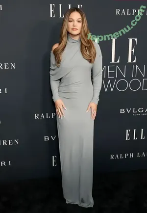 Olivia Holt / Non-Nude / Preview / olivia_holt nude photo #0882