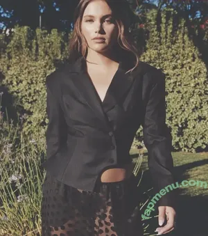 Olivia Holt / Non-Nude / Preview / olivia_holt nude photo #0897