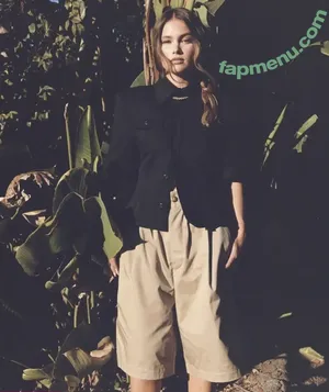 Olivia Holt / Non-Nude / Preview / olivia_holt nude photo #0898