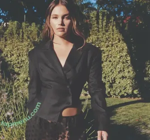 Olivia Holt / Non-Nude / Preview / olivia_holt nude photo #0901