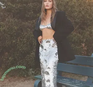 Olivia Holt / Non-Nude / Preview / olivia_holt nude photo #0903