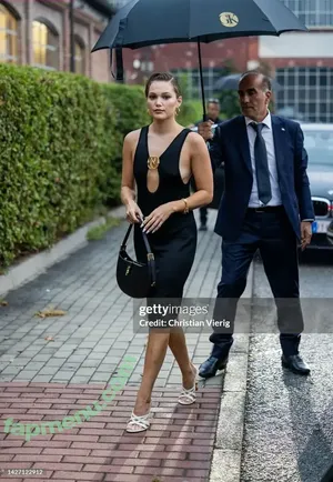 Olivia Holt / olivia_holt / wcrfcure nude photo #0909