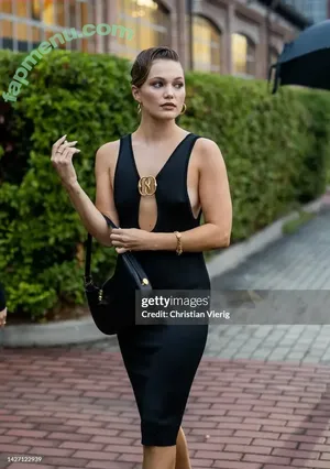 Olivia Holt / olivia_holt / wcrfcure nude photo #0910