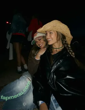 Olivia Holt / olivia_holt / wcrfcure nude photo #0912