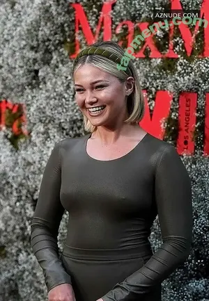 Olivia Holt / olivia_holt / wcrfcure nude photo #0915