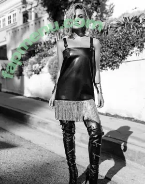 Olivia Holt / olivia_holt / wcrfcure nude photo #0938