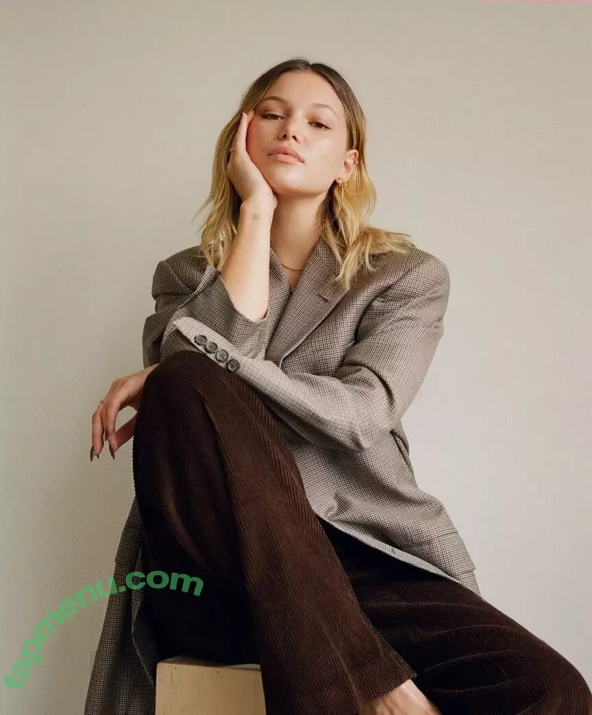 Olivia Holt nude photo #0291 (Non-Nude / Preview / olivia_holt)