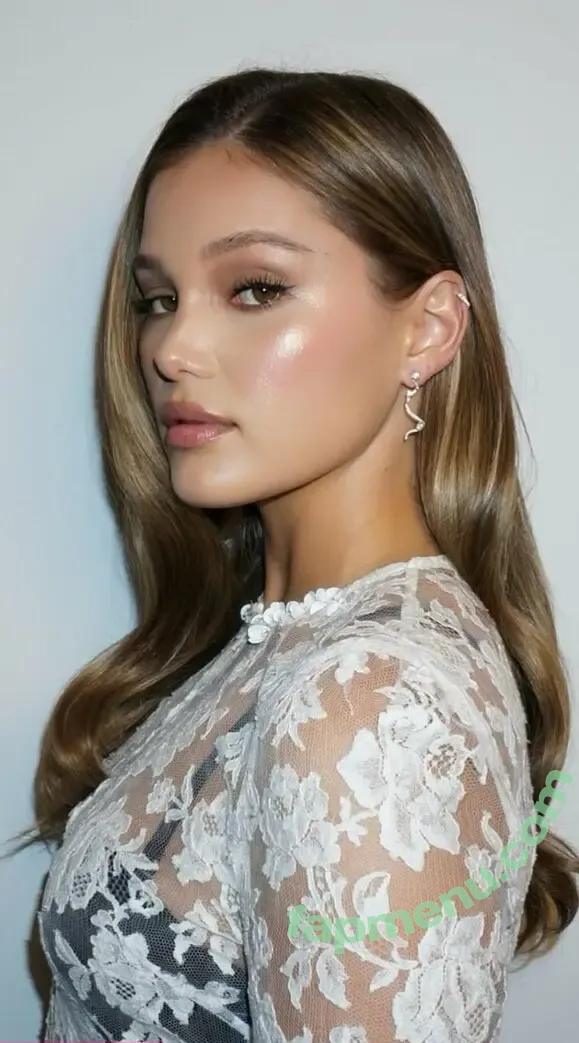 Olivia Holt nude photo #0457 (Non-Nude / Preview / olivia_holt)