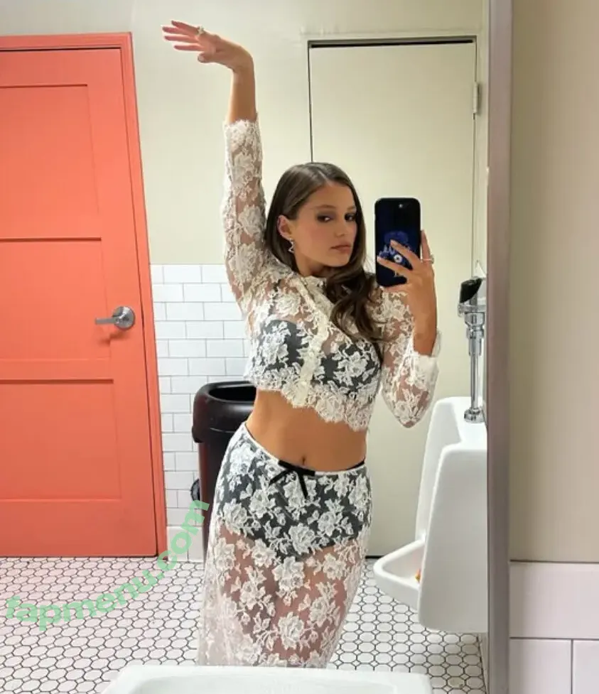 Olivia Holt nude photo #0465 (Non-Nude / Preview / olivia_holt)