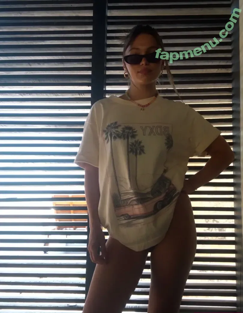 Olivia Holt nude photo #0702 (Non-Nude / Preview / olivia_holt)
