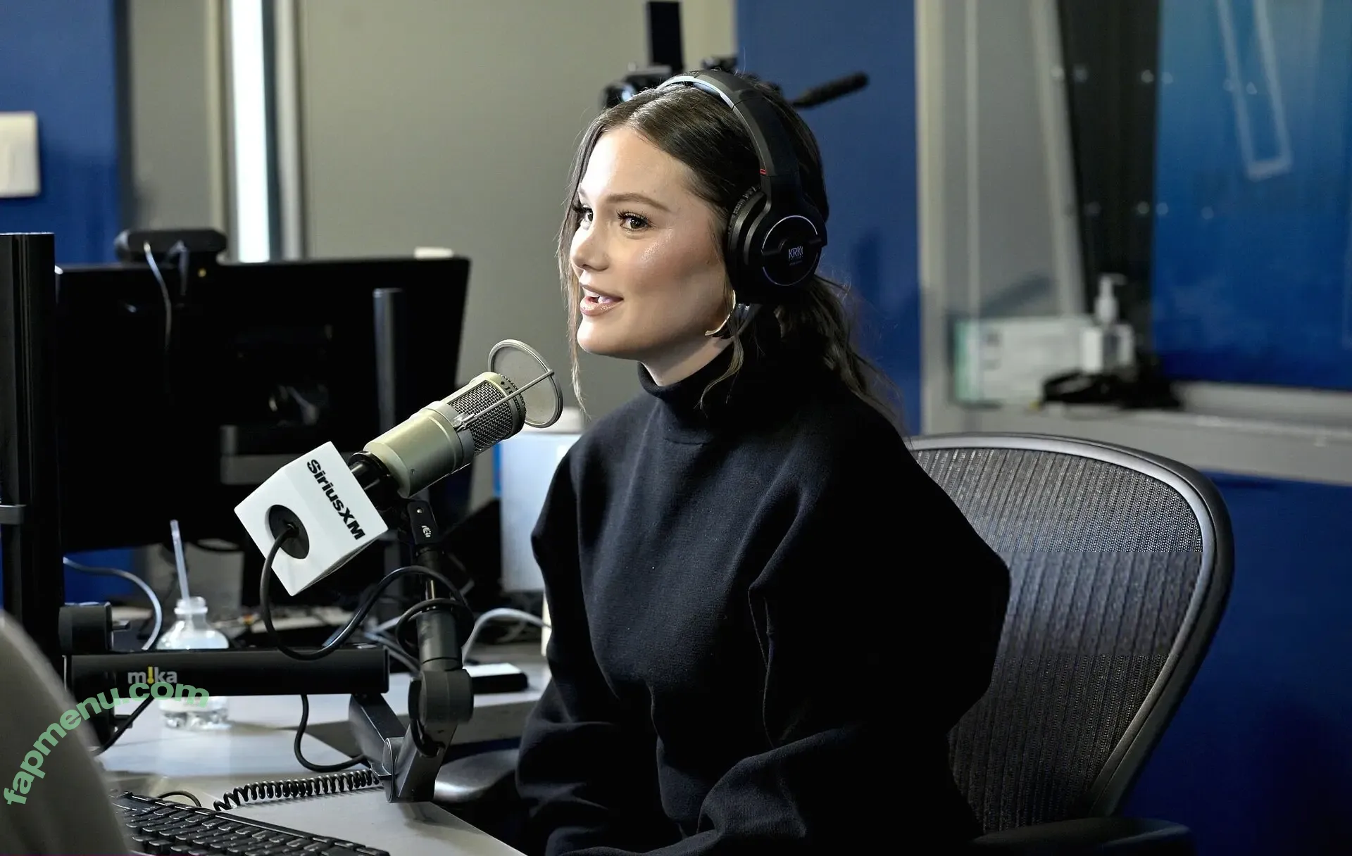 Olivia Holt nude photo #0768 (olivia_holt / wcrfcure)