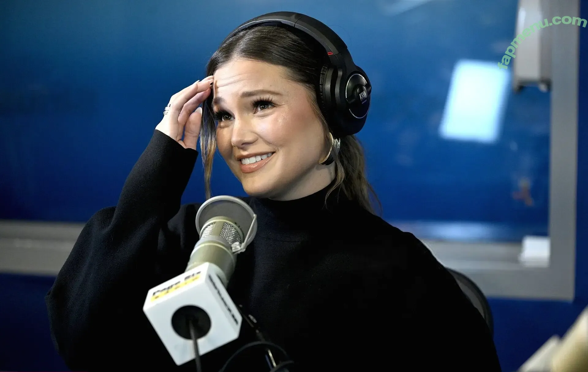 Olivia Holt nude photo #0777 (olivia_holt / wcrfcure)