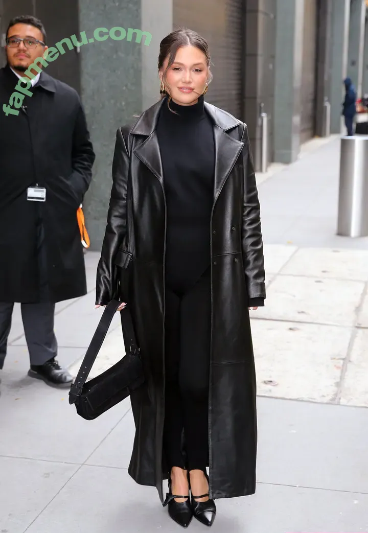 Olivia Holt nude photo #0785 (olivia_holt / wcrfcure)