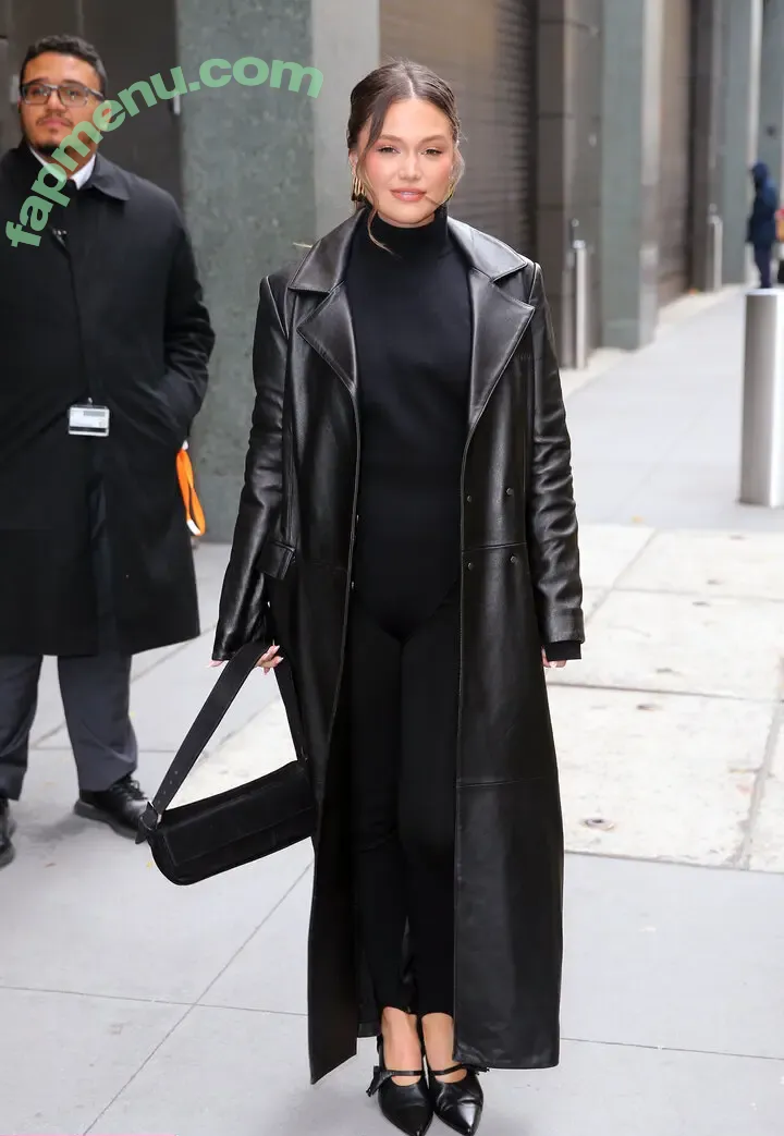 Olivia Holt nude photo #0792 (olivia_holt / wcrfcure)