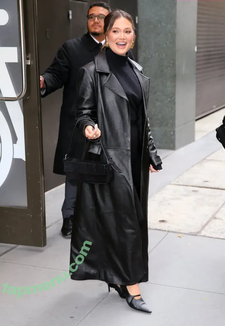 Olivia Holt nude photo #0794 (olivia_holt / wcrfcure)