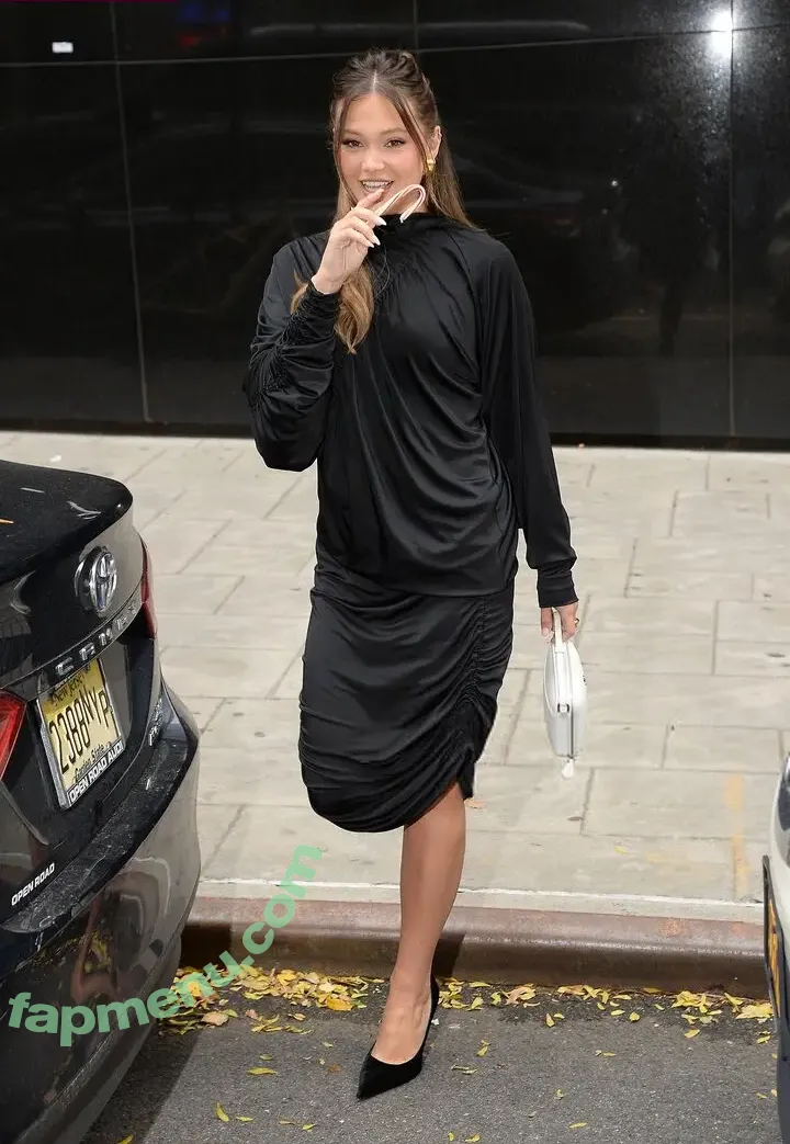 Olivia Holt nude photo #0811 (olivia_holt / wcrfcure)