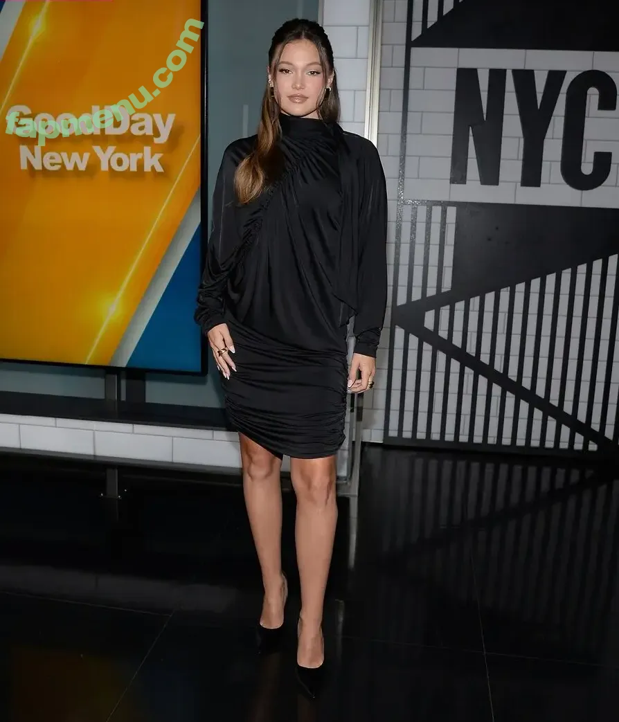 Olivia Holt nude photo #0824 (olivia_holt / wcrfcure)