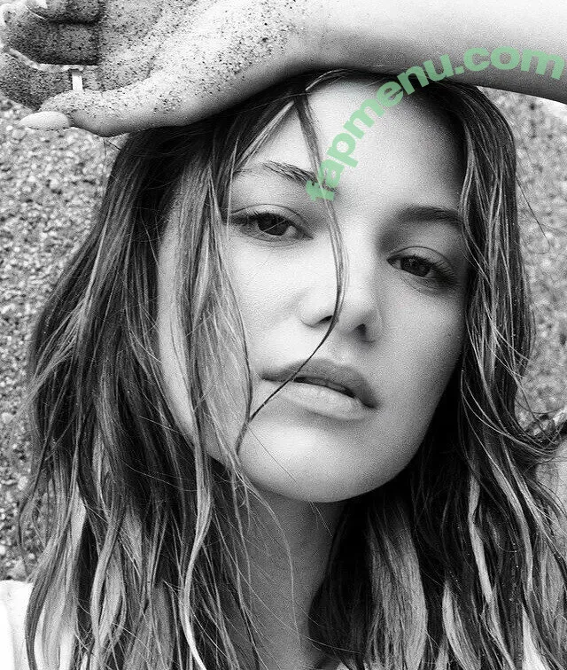 Olivia Holt nude photo #0849 (Non-Nude / Preview / olivia_holt)