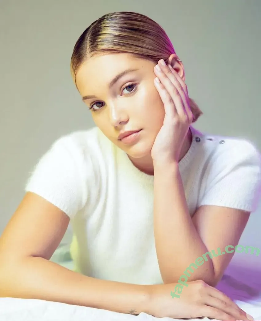 Olivia Holt nude photo #0854 (Non-Nude / Preview / olivia_holt)