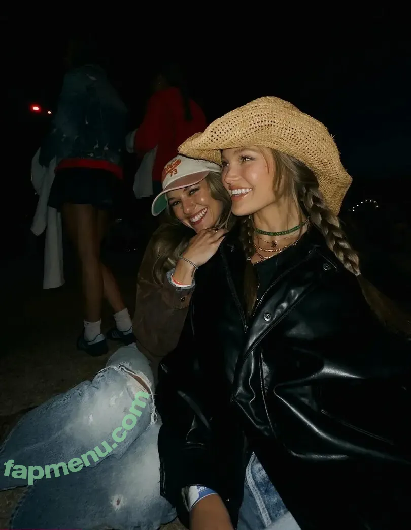 Olivia Holt nude photo #0912 (olivia_holt / wcrfcure)