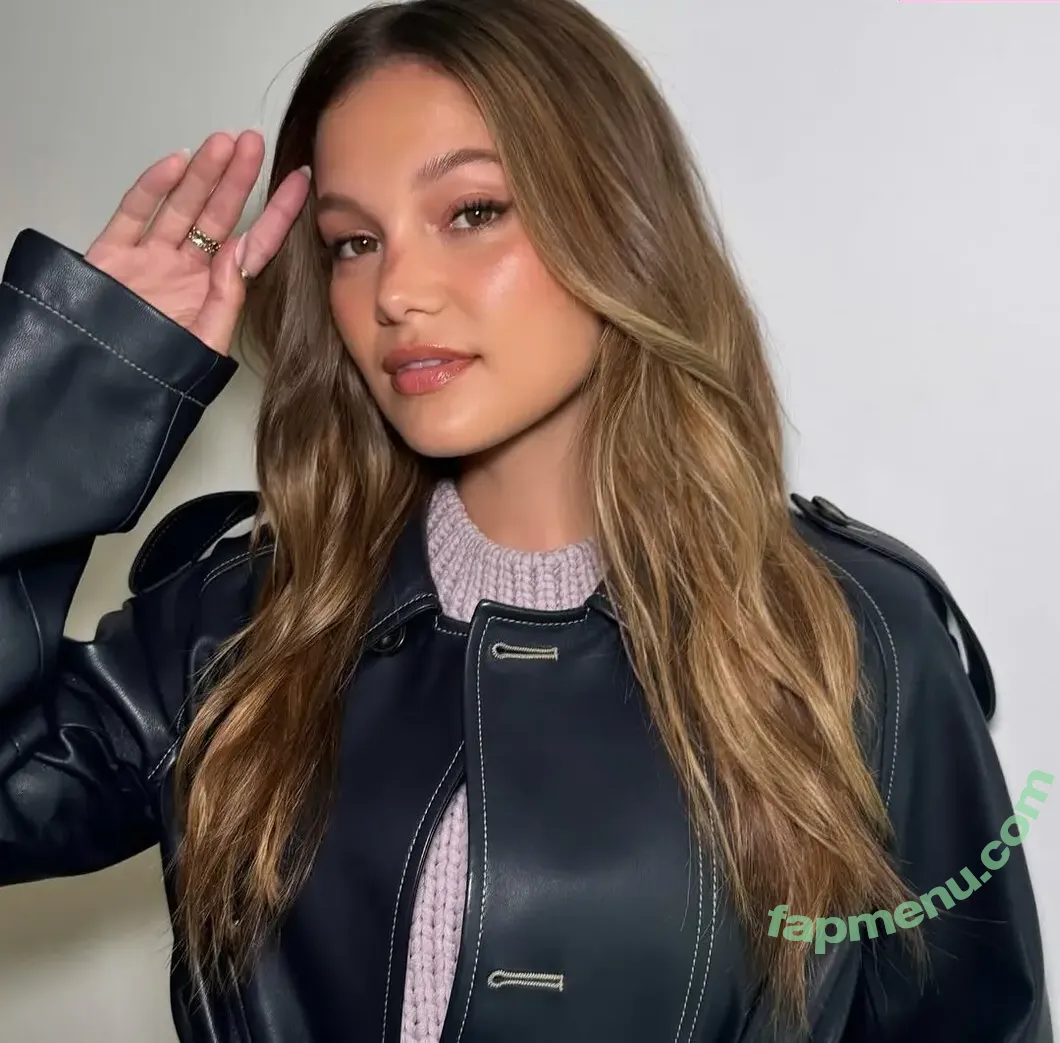 Olivia Holt nude photo #0928 (olivia_holt / wcrfcure)